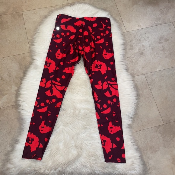 Fabletics Salar Leggings in Bonsoir Floral Print - Picture 5 of 7